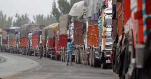 जम्मू-श्रीनगर : भूस्खलन के बाद राजमार्ग पर वाहनों की आवाजाही आंशिक रूप से बहाल