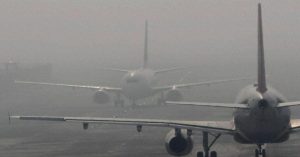 Delhi Weather: दिल्ली में छाया कोहरा, कई उड़ानें प्रभावित