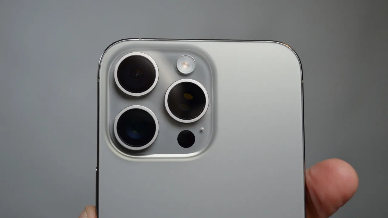 iPhone 17 1 1