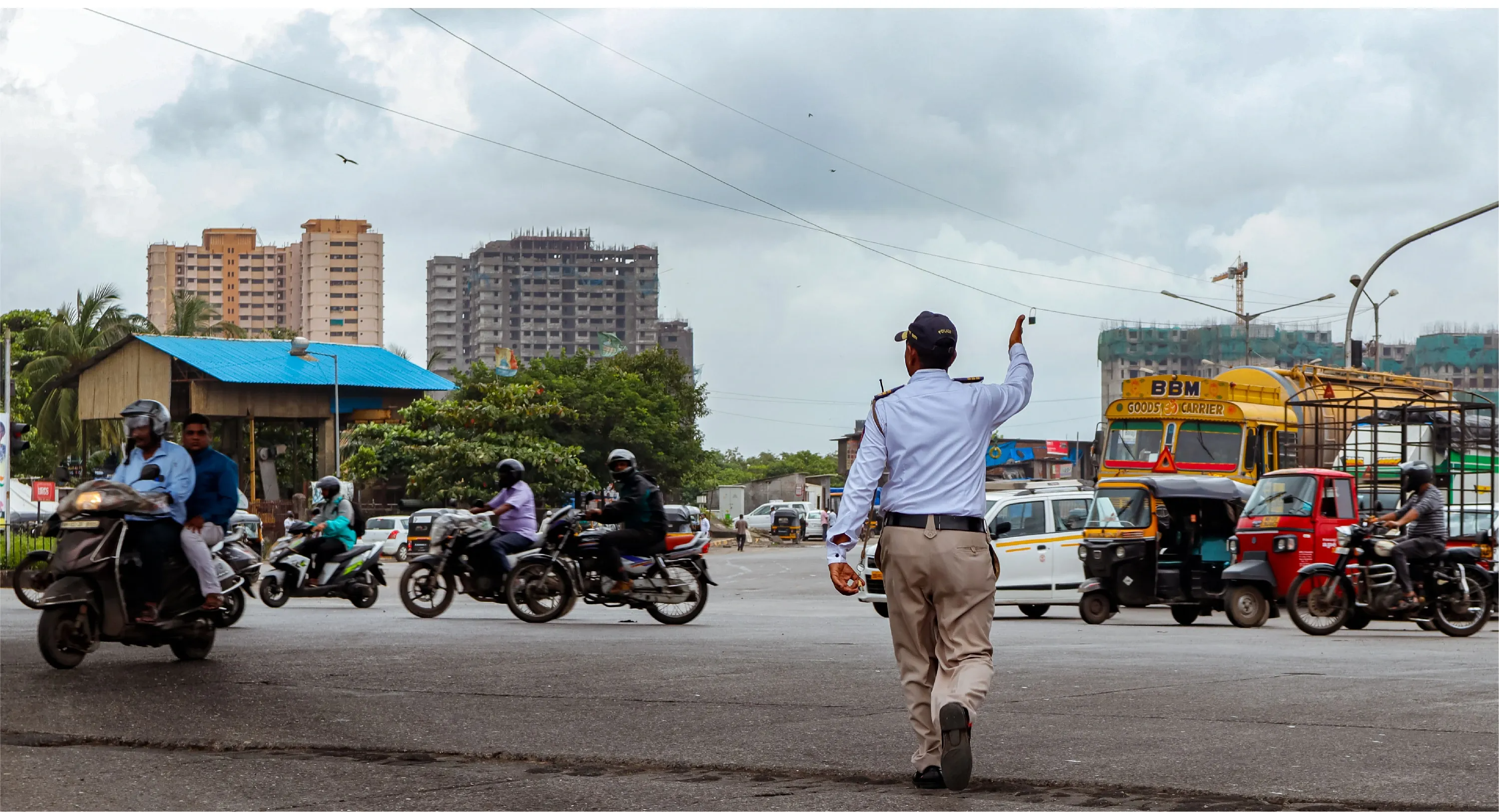 bengaluru traffic police stop scooty rider over not wearing helmet 