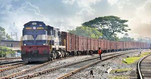 Bihar में ट्रेन से कटकर 2 मजदूरों की मौत, 1 घायल