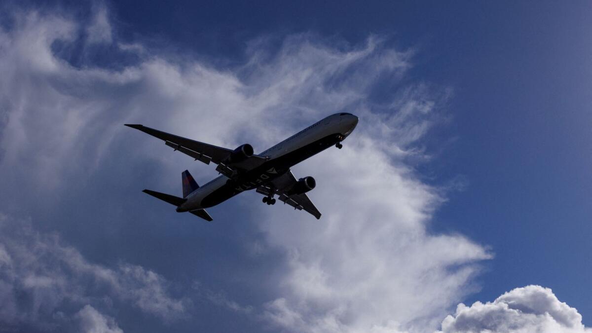 delhi srinagar indigo flight suffers heavy turbulence