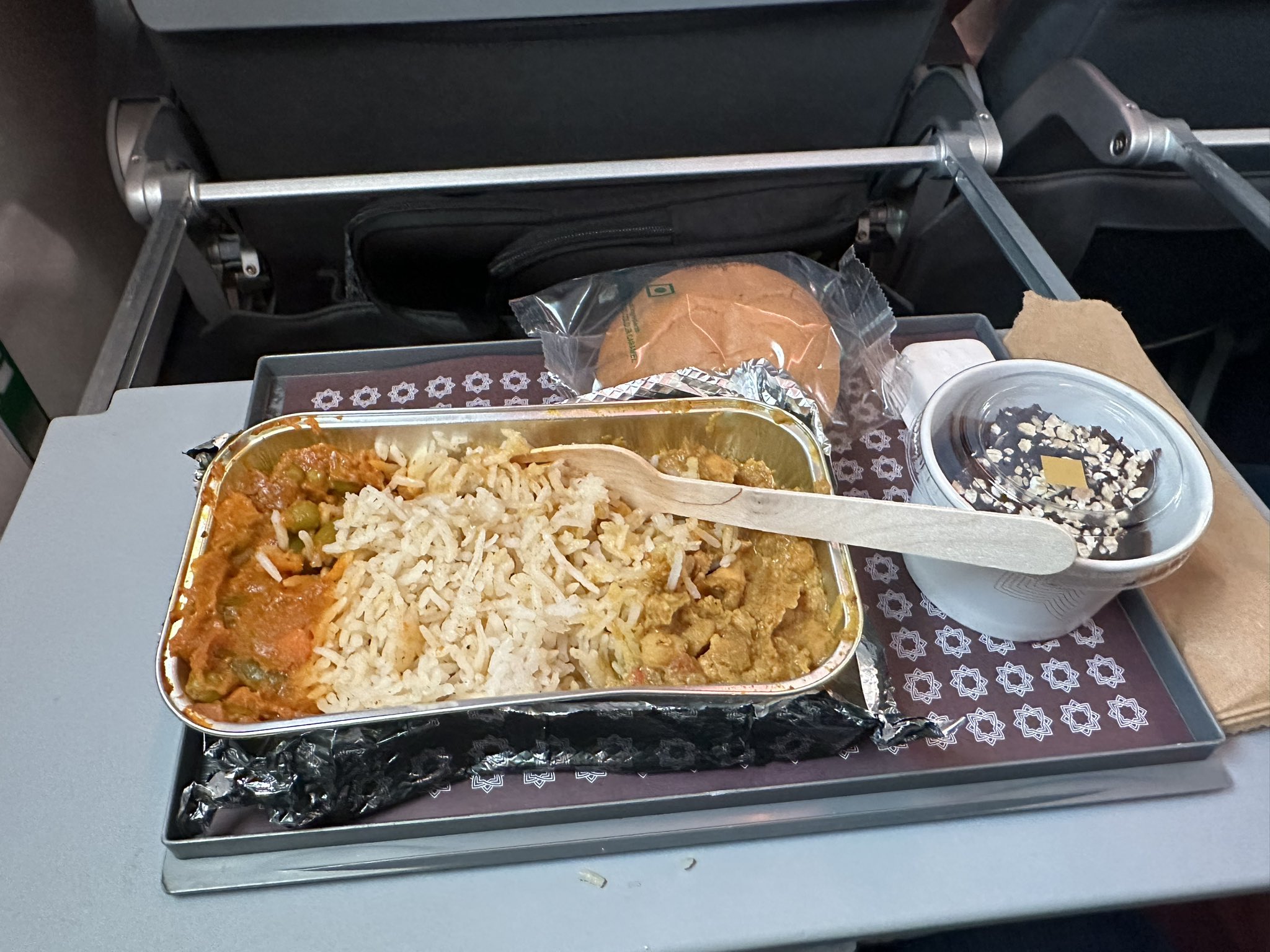 Passenger Compares Vistara Meal To Hostel Food