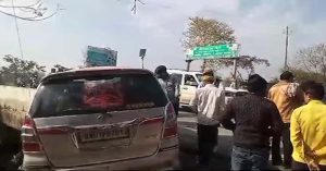 Bihar में रेलिंग से टकराई कार, एक ही परिवार के 3 लोगों की मौत