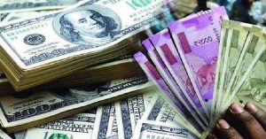 Dollar V Rupee: डॉलर के मुकाबले एक पैसे मज़बूत हुआ रुपया