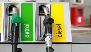 ग्लोबल मार्केट में कच्चे तेल की कीमत में बदलाव, कई राज्यों में गिरे पेट्रोल-डीजल के दाम