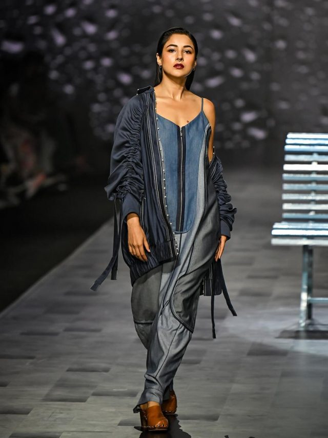 Lakme Fashion Week: Shehnaaz Gill ने बिखेरा जलवा कॉन्फिडेंस पर लट्टू हुए फैंस