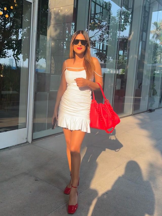 Nia Sharma Latest Photos: व्हाइट ड्रेस में बला की सुंदर लग रही हैं निया