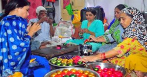Rajasthan: होली से पहले जयपुर में पारंपरिक ‘गुलाल गोटा’ की तैयारियां शुरू