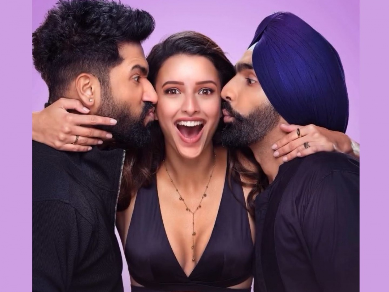 tripti dimri new movie is bad news announced with vicky kaushal and ammy virk produced by karan johar 2024031196757