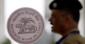 RBI ने शुरू किया संक्रमण योजना, लघु वित्त बैंकों को नियमित करने के लिए मांगे निवादन