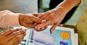 Rajasthan में अब तक 64 हजार से अधिक बुजुर्ग और दिव्यांग मतदाताओं ने किया घर से मतदान