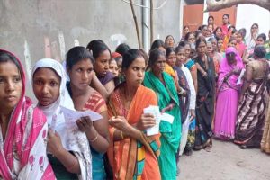 बिहार में पहले चरण में 4 संसदीय क्षेत्र में मतदान जारी