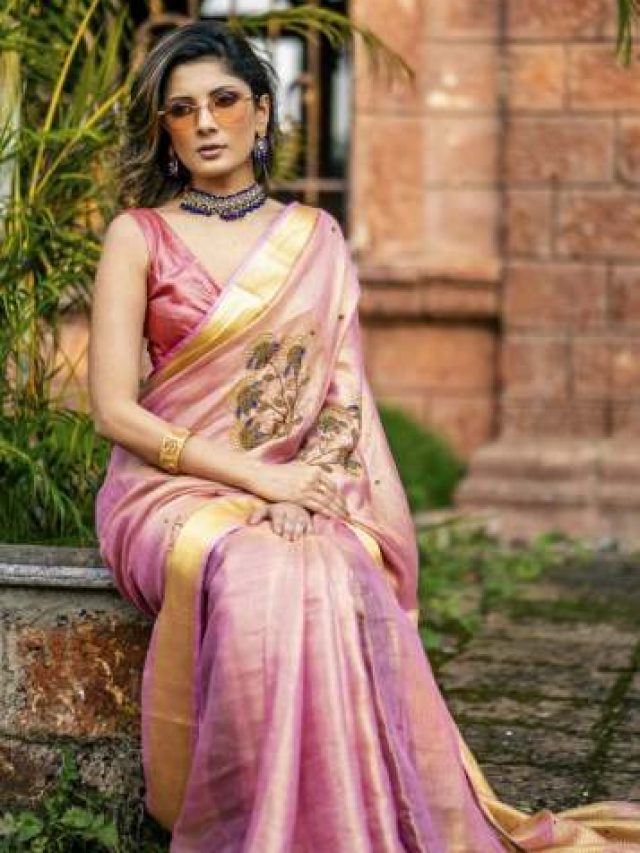 Saree Fashion: पिंक लिनन साड़ी समर के लिए हैं बेस्ट, आप भी करें ट्राई