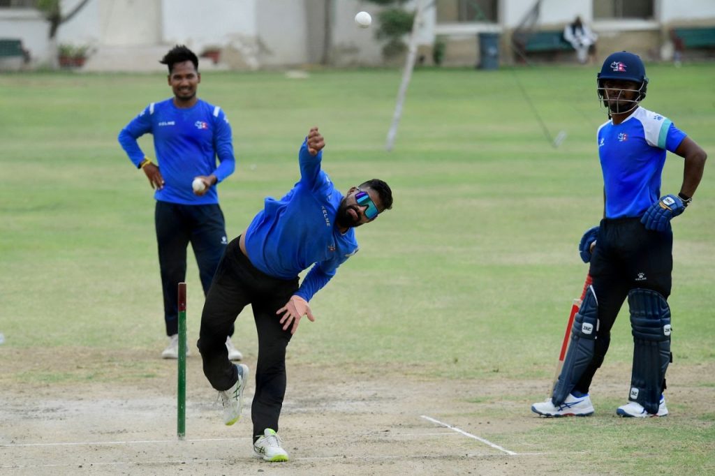 deependra bowling