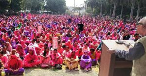 Haryana: करनाल के आंगनबाड़ी कर्मचारी हुए नाराज, 6 महीने से नहीं मिला वेतन