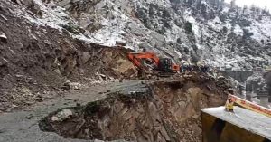 Jammu & Kashmir: रामबन में भारी भूस्खलन, आपदा की चपेट में आए करीब 30 घर