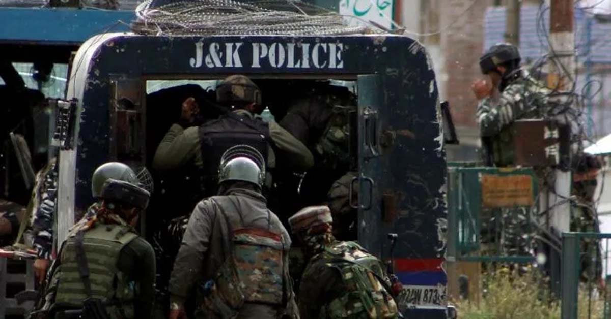 आतंकवादियों ने  राजौरी में  सरकारी कर्मचारी की गोली मारकर की हत्या