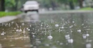 UP में आज गिर सकता है पारा, मौसम विभाग ने जताई बारिश की संभावना