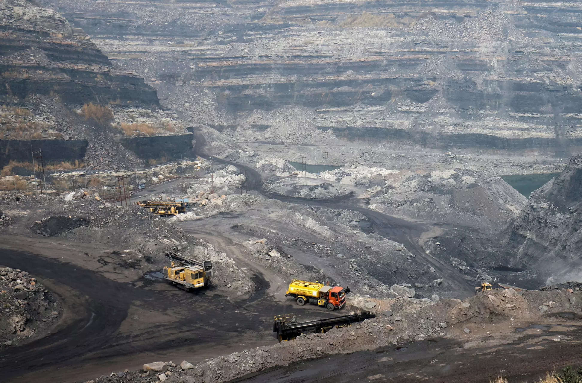 Adventurer Explores 165-Year-Old Coal Mine
