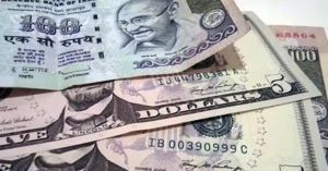Rupee vs Dollar: रुपया में आठ पैसे की बढ़त, 83.44 प्रति डॉलर पर पहुंचा