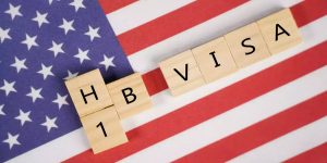 अमेरिका ने नौकरी से निकाले गए एच-1बी वीजा धारकों के लिए जारी किए नए दिशानिर्देश