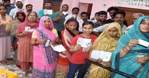 Lok Sabha election: तेलंगाना में 17 लोकसभा सीटों पर मतदान जारी