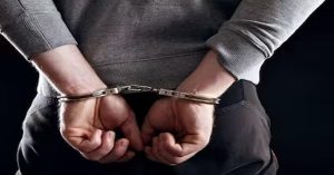 Mumbai: नकली पुलिसकर्मियों ने कैफे मालिक से 25 लाख रुपये लूटे, चार गिरफ्तार