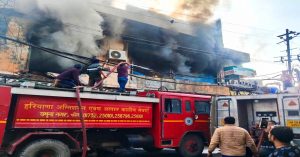 शाहाबाद के इलेक्ट्रिक दुकान में लगी भीषण आग, लाखों का सामान जलकर खाक