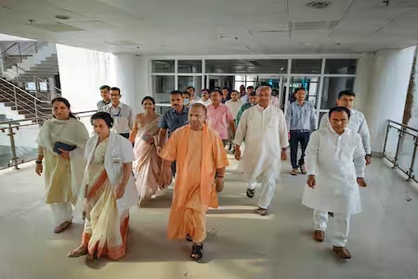 CM YOGI1