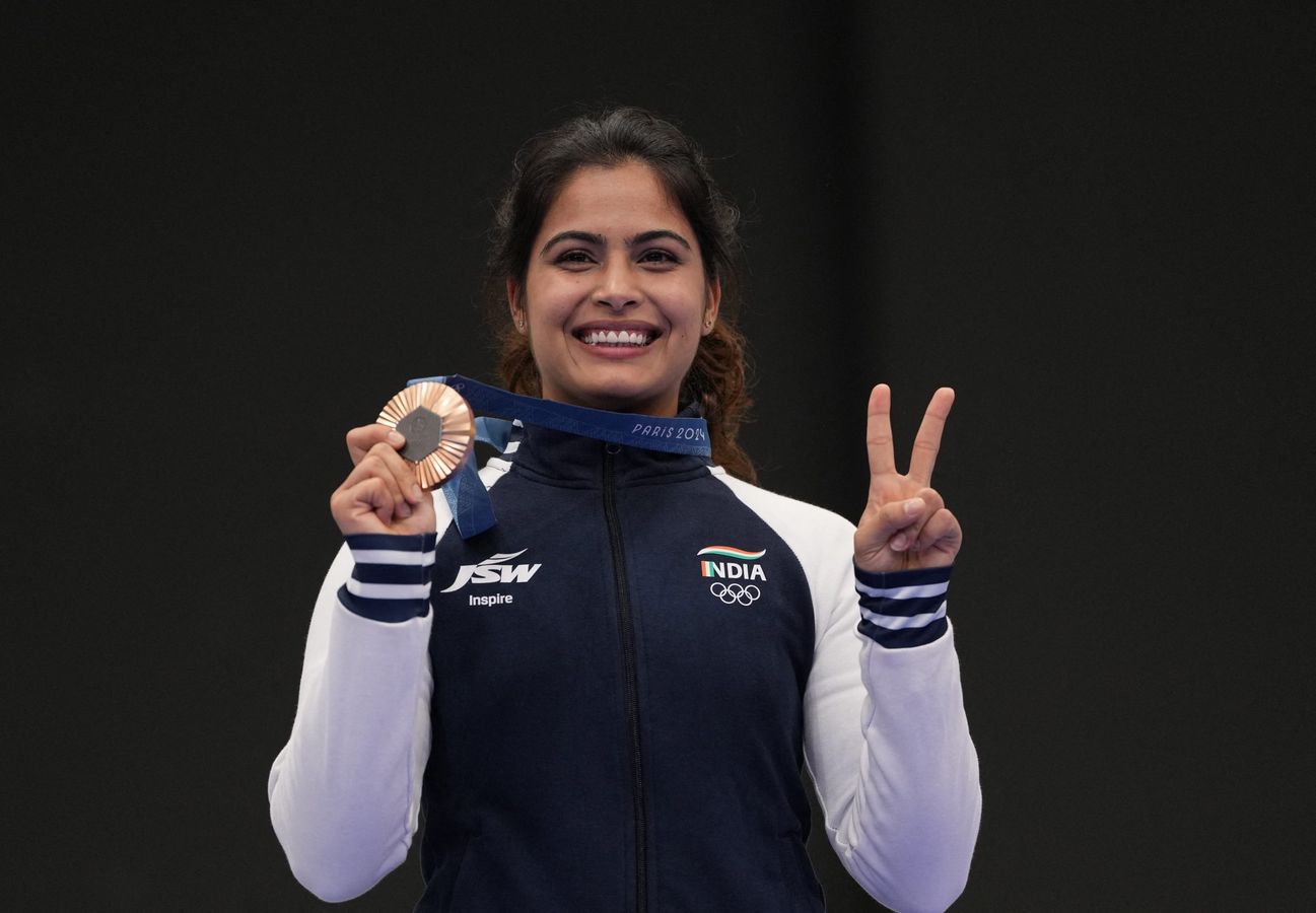 Manu Bhaker scaled 1