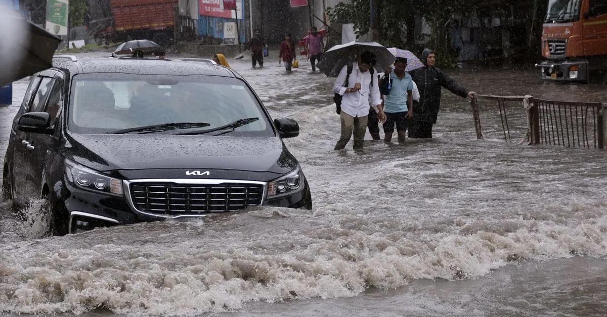रांची में बारिश से बाढ़ जैसी स्थिति, NDRF की टीम तैनात Flood-like Situation  In Ranchi Due To Rain, NDRF Team Deployed