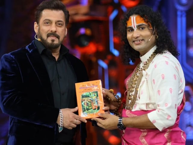 aniruddhacharya maharaj apologizes for appearing on bigg boss 18 2024 10 b1c2c20c5fa3db5b6c29bb62b8f15dfe