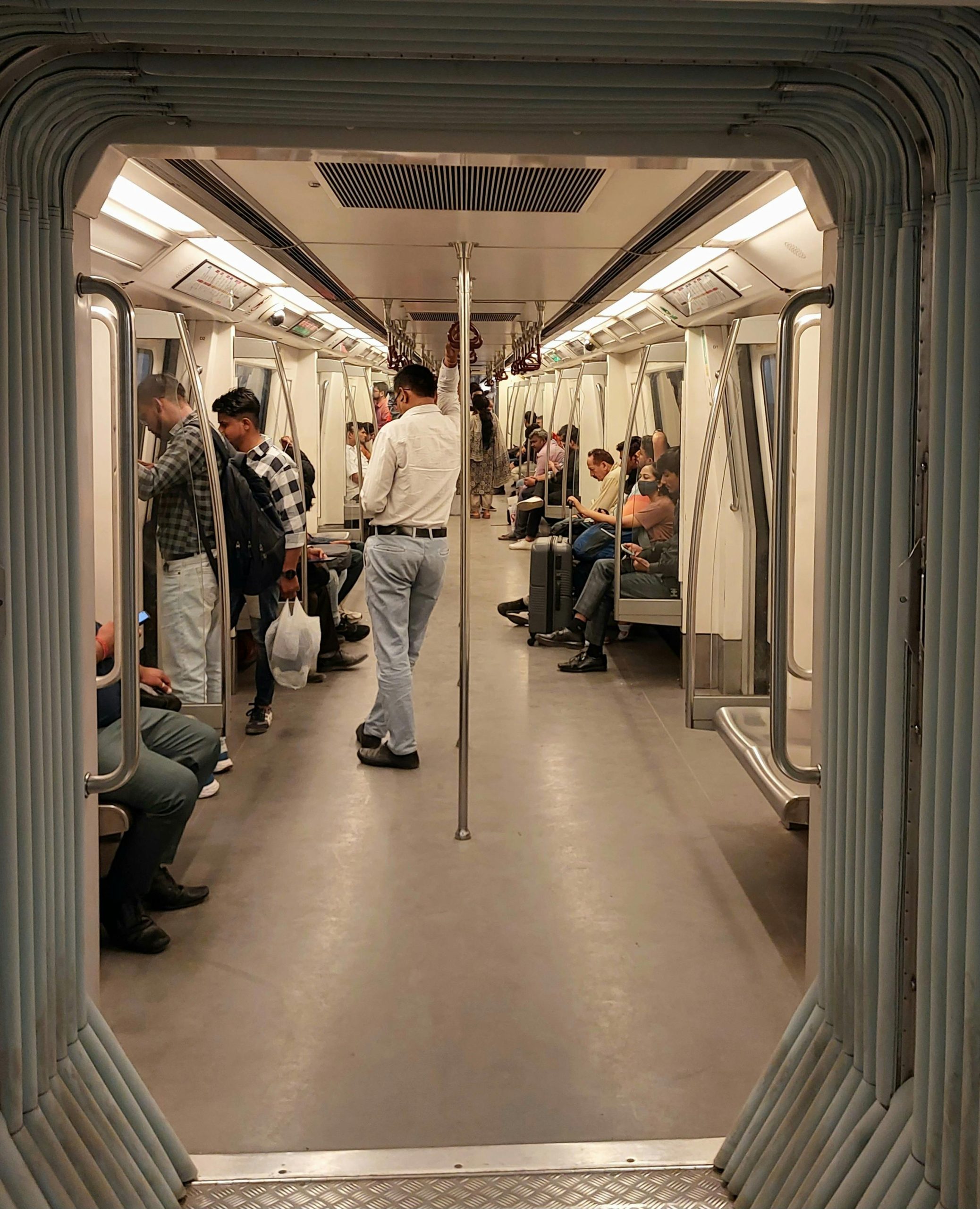 Delhi Metro Viral Video