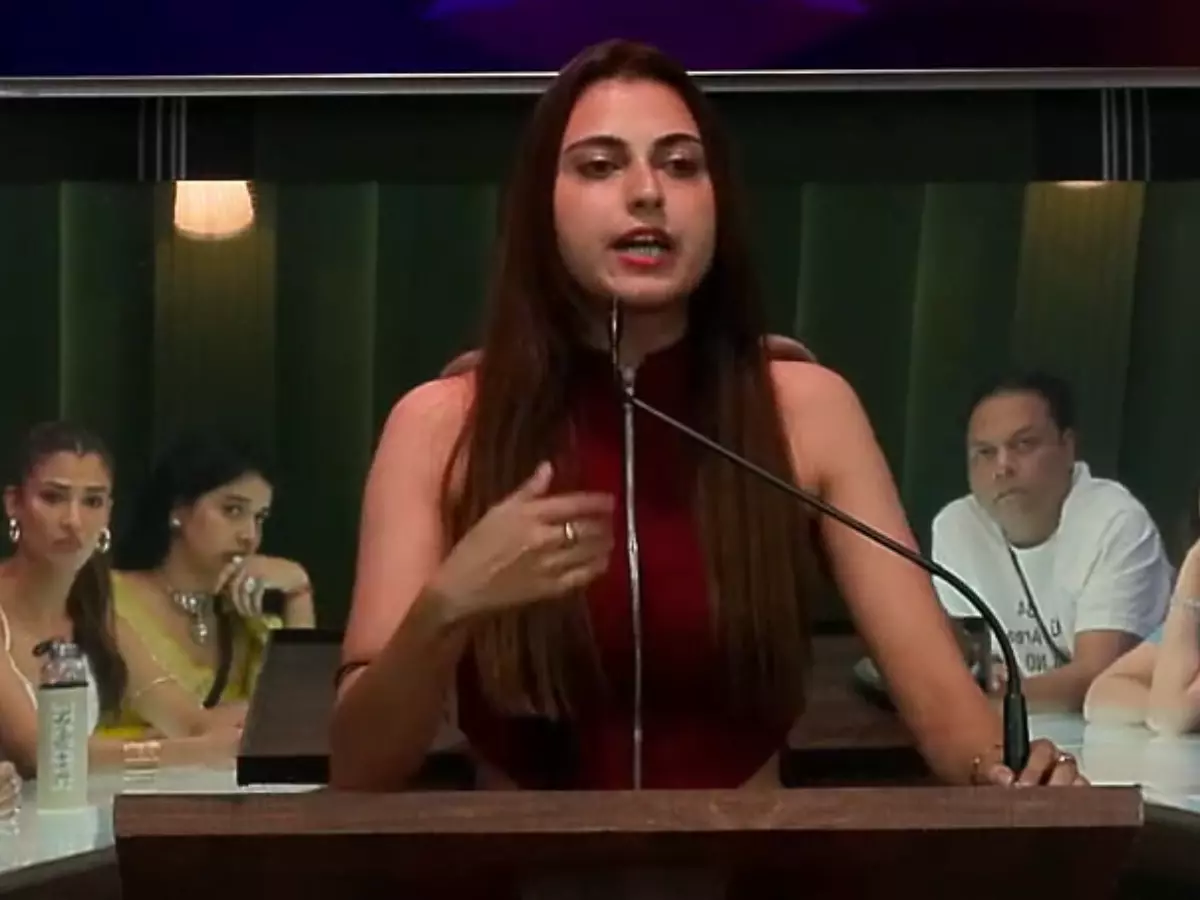 Bigg Boss 19 first eviction farhana khan