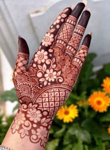 Floral Pakistani Mehndi Design