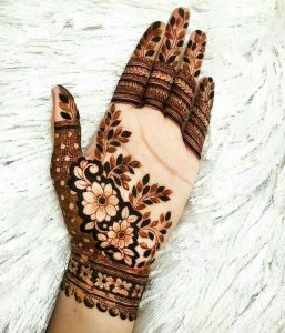 Minimal Pakistani Mehndi Design
