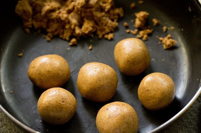 Sattu Laddoos