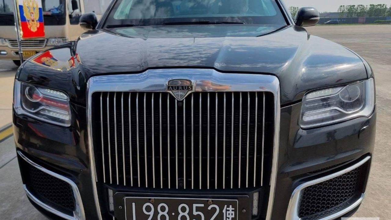 Xi Jinping Gifts Car TO Modi