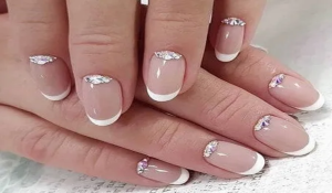 french tip nail art