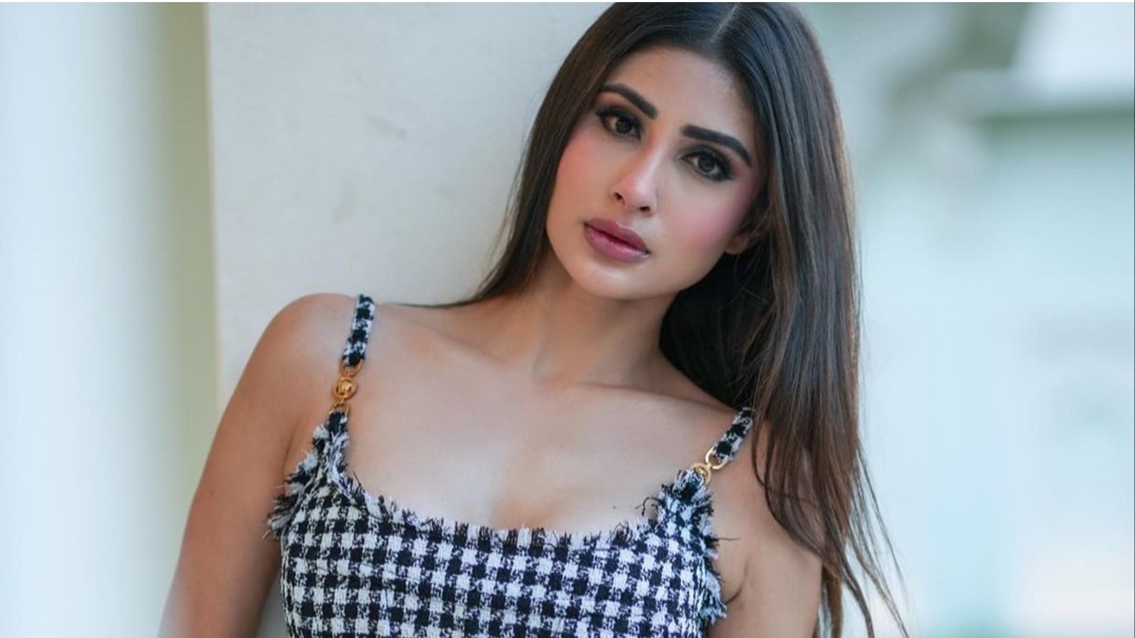 Mouni Roy 