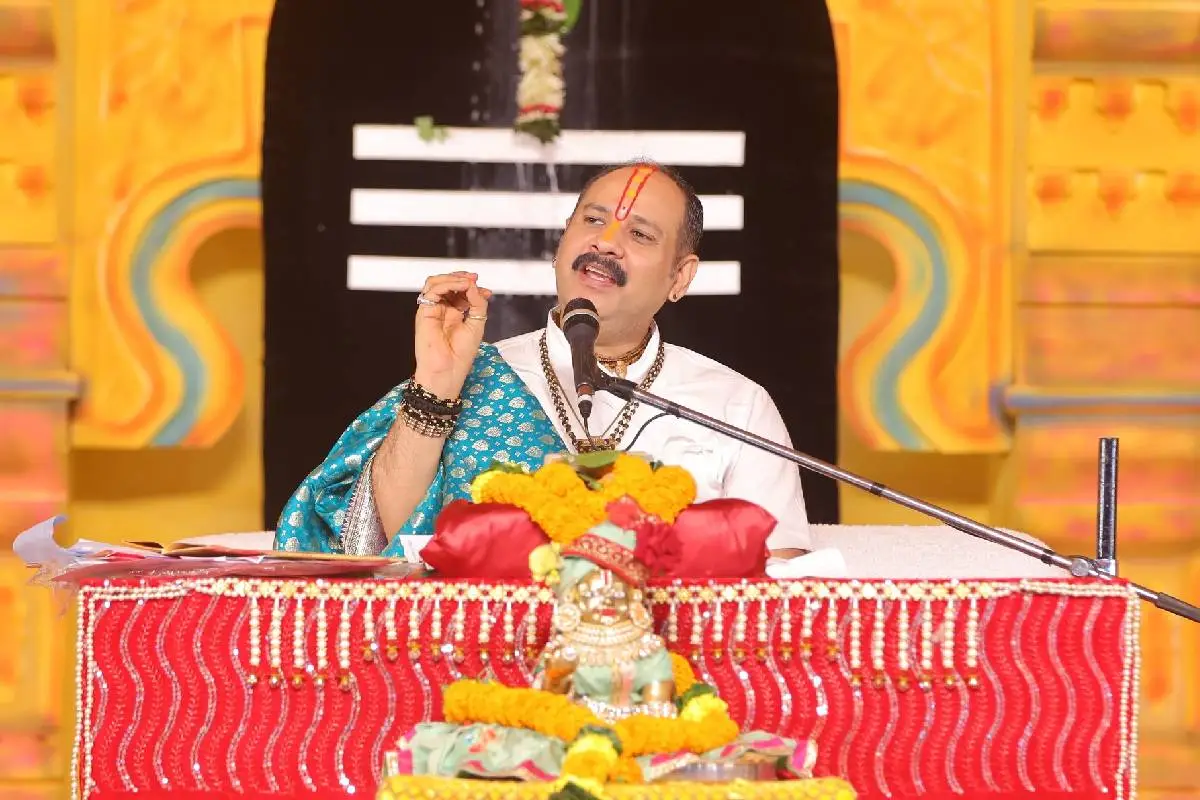 Kubeshwar Dham: कथावाचक प्रदीप मिश्रा 