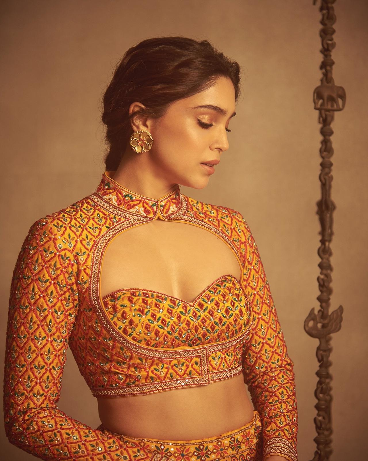 Full Sleeve Blouse Designs