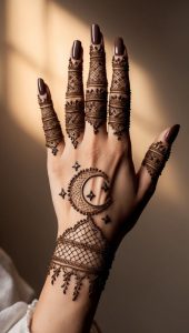 Arabic crescent style mehndi design