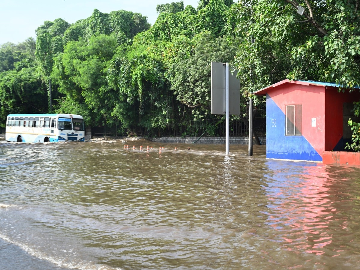 Delhi Roads Closed