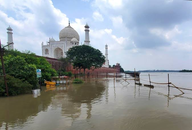 Taj Mahal Flood News 