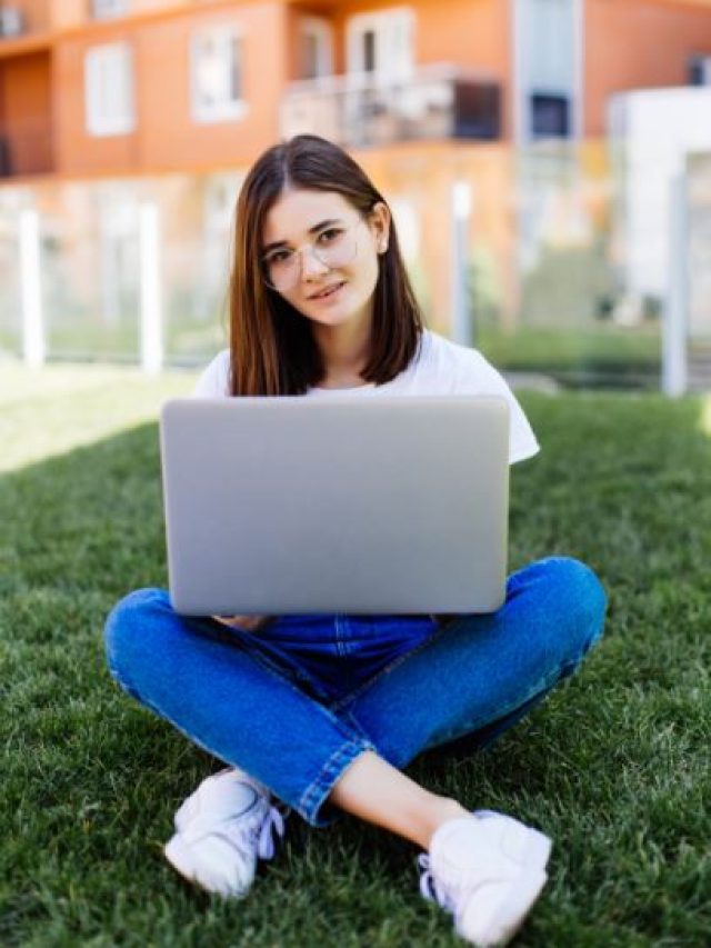 career tips  arts stream से की है 12th तो इन courses में कर सकते हैं graduation