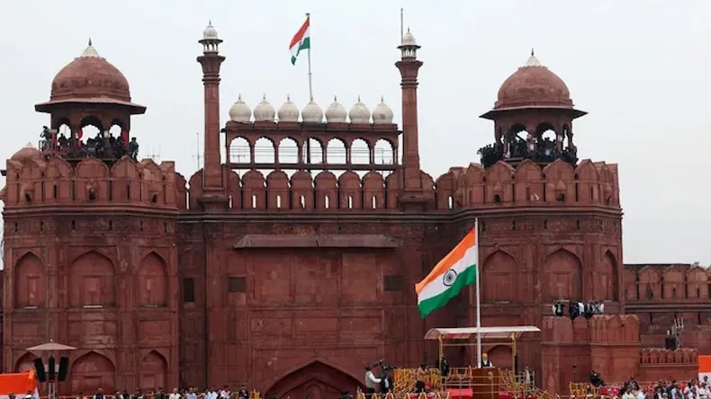 Lal Quila Gold Kalash