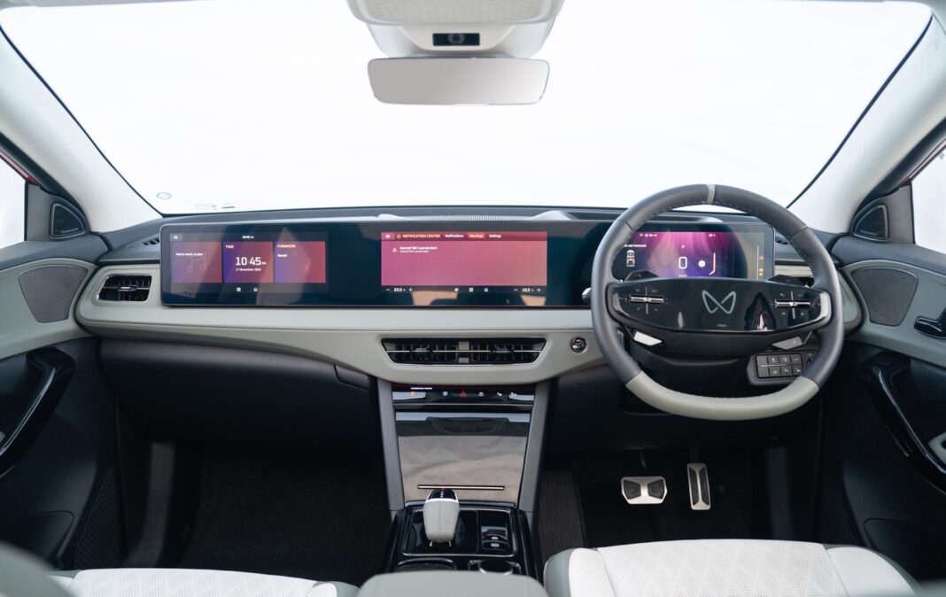 Mahindra XUV 700 2026 Interior