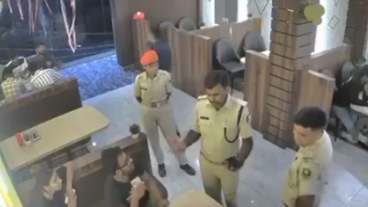 Bihar Police Misbehave Viral Video
